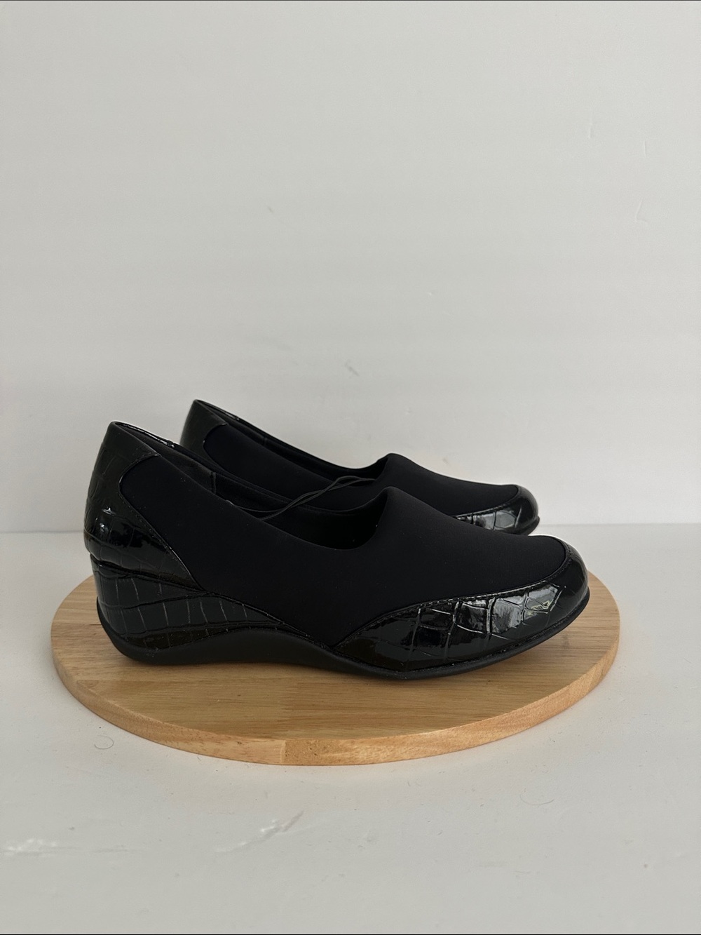 east 5th Elander Womens Moc Closed Toe Slip-On Shoe
